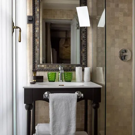 Da Vinci & 4* Párizs