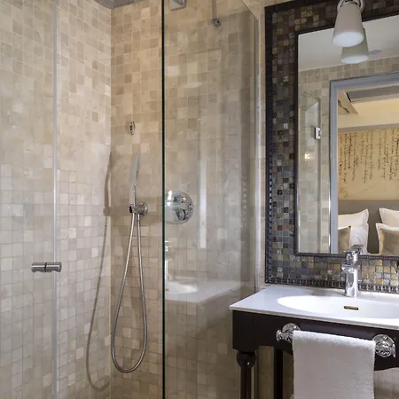 Da Vinci & Szálloda Párizs