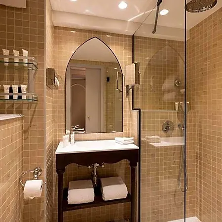 Hotell Da Vinci & 4*